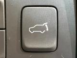 【パワーバックドア】スマートキーや運転席のボタンを押すだけでリアゲートが自動で開閉します!荷物を持っている時や、高い位置にあるバックドアを閉める際に便利な機能です♪
