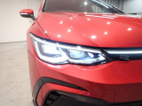 LEDヘッドライト(オートハイトコントロール機能、LEDターンシグナル付)