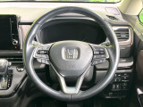 【ステアリングスイッチ】運転中、前方から目線をそらすことなく、オーディオ等の操作が可能な便利機能!安心&快適なドライブを演出してくれます♪
