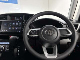 使いやすく運転しやすいレイアウトの運転席周り。