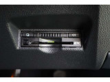 ボイスタイプのETC搭載。高速道路出入口もスマートに通過! 今やマストアイテムですね。納車前には使用できるようにセットアップをさせていただきます。ETCカードの取扱もしておりますのでご相談ください。