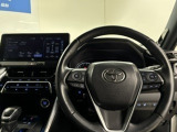使いやすく運転しやすいレイアウトの運転席周り。