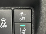 【HondaSENSING:衝突軽減ブレーキ[CMBS]】システムが前方の車・障害物に衝突すると判断した場合、自動でブレーキを作動させ、衝突した時の被害を軽減します。