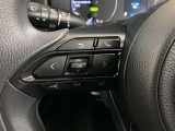 ステアリングスイッチ付き。前方から目を離すことなく操作することが可能です。