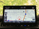 見やすい地図画面は、目的地へのスムーズな案内をサポート。運転に集中でき、安全なドライブに貢献します。