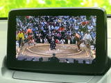 停車中には、テレビや映像コンテンツを楽しめます。休憩時間などにリラックスできる空間を提供します。
