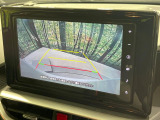 【バックカメラ】駐車時に後方がリアルタイム映像で確認できます。大型商業施設や立体駐車場での駐車時や、夜間のバック時に大活躍!運転スキルに関わらず、今や必須となった装備のひとつです!