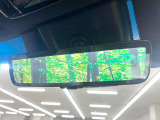 【デジタルインナーミラー】後席の大きな荷物や同乗者で後方が確認しづらい時でも安心!カメラが撮影した車両後方の映像をルームミラー内に表示。クリアな視界で状況の確認が可能です!