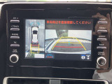 【全周囲モニター】フロント+サイド+バックにカメラが装着されています。車庫入れが苦手な方もこれがあれば安心ですね。