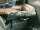 操作しやすい位置に配置されたウインカーレバー。スムーズな操作で、安全な車線変更をサポートします。