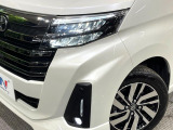 【LEDヘッドライト】悪天候や夜間走行時も良好な視界を確保し安心して運転できる高輝度LEDヘッドライトを装備!点灯速度が早く、消費電力も抑えられています。