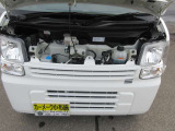 中古車販売における数多くの法令やルールを正しく理解し、遵守していることはもちろん、徹底した「お客様目線」での対応に関しての教育研修を修了しており、お客様へ安心と信頼の中古車選びのサポートをします。