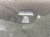 【シティブレーキアクティブシステム】低速走行中に前方の車両等を認識し、衝突しそうな時は警報とブレーキで衝突回避と被害軽減をアシスト。より安全にドライブをお楽しみいただけます。