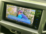 停車中には、地上デジタル放送を楽しめるTV機能。休憩時間などに、番組を視聴してリラックスできます。快適な待ち時間を過ごしましょう。