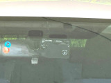 【トヨタセーフティセンス】走行中に前方の車両等を認識し、衝突しそうな時は警報とブレーキで衝突回避と被害軽減をアシスト。より安全にドライブをお楽しみいただけます。