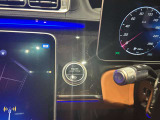 バックカメラにより駐車時の後方確認も楽にできます。