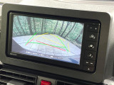 【バックカメラ】駐車時に後方がリアルタイム映像で確認できます。大型商業施設や立体駐車場での駐車時や、夜間のバック時に大活躍!運転スキルに関わらず、今や必須となった装備のひとつです!