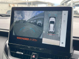 【パノラミックビューモニター】専用のカメラにより、上から見下ろしたような視点で360度クルマの周囲を確認することができます☆死角部分も確認しやすく、狭い場所での切り返しや駐車もスムーズに行えます。