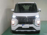 明度の高いLEDヘッドライトで、夜間の運転も安心です。
