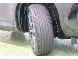タイヤサイズ 215/50R18。