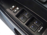 電動格納式ドアミラー・パワーウインドウを装備しています。