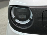 LEDヘッドライトは、点灯の瞬間から最大光量を発揮し、突然暗くなるトンネルなどでの安定感を高めます。