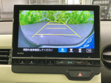 後方確認をサポートするモニターで、駐車時の安全性を高め、狭い場所でもスムーズな運転をサポートします。運転がより安心してできますね。