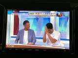 停車中にはTVや映像を楽しめます。休憩時間などにリラックスできる空間を提供します。