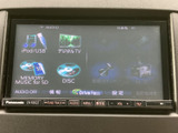 多様なメディアに対応し、快適なドライブをサポート。CDやUSB、Bluetooth接続で、お好みの音楽を楽しめます。ドライブパス対応で、スムーズな移動に。