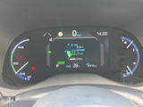 視認性の高いメーター類で、運転に必要な情報を的確に把握できます。運転に集中できる、シンプルで機能的なデザインです。
