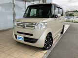 角が立たないデザインで、街乗りにもスムーズに馴染みます。洗練されたフロントマスクが、見る人を惹きつけますね。