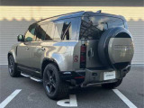 先代ディフェンダーのモチーフが随所にちりばめられています。