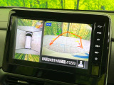 【マルチアラウンドモニター】専用のカメラにより、上から見下ろしたような視点で360度クルマの周囲を確認することができます☆死角部分も確認しやすく、狭い場所での切り返しや駐車もスムーズに行えます。
