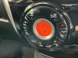【オートエアコン】一度お好みの温度に設定すれば、車内の温度を検知し風量や温度を自動で調整。暑い&hellip;寒い&hellip;と何度もスイッチ操作をする必要はありません。快適な車内空間には必須の機能ですね♪