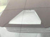 【トヨタセーフティセンス】走行中に前方の車両等を認識し、衝突しそうな時は警報とブレーキで衝突回避と被害軽減をアシスト。より安全にドライブをお楽しみいただけます。