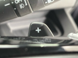 ★パドルシフト★ ハンドルにある『+』と『-』のレバーを指先で操ることで、マニュアル車感覚のシフトチェンジが楽しめるパドルシフトです☆
