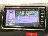 【パノラミックビューモニター】専用のカメラにより、上から見下ろしたような視点で360度クルマの周囲を確認することができます☆死角部分も確認しやすく、狭い場所での切り返しや駐車もスムーズに行えます。