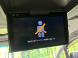 【フリップダウンモニター】大画面モニターで後席でもエンタメをお楽しみいただけます。小さなお子様にも大人気の装備です♪