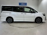 安心感のある力強い走り。静かな車内で家族とのおしゃべりが盛り上がります。