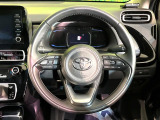【純正革巻きステアリング】上質な革を使用することで、手にしっかり馴染みとても運転しやすいハンドルです♪