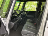 運転しやすい視界設計で、運転への集中力を高めます。操作性も良く、スムーズな運転をサポートします。快適な運転環境です。