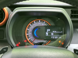 視認性の高いメーターで、運転に必要な情報を的確に把握できます。直感的なデザインで運転に集中できる環境を提供し、より豊かなドライビング体験をサポートします。