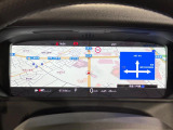 未来のコックピットのような運転席!ハンドルの奥の高画質画面は、スマホのように着せ替えできます。スピードメーターだけではなくナビの地図を画面いっぱいに映せるため、目線を外さず安全に運転できます。