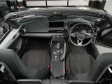 神戸マツダ神戸西インター店は、通常ディーラー+&alpha;の次世代型店舗としてROADSTER EXPERIENCE SPACEの冠を掲げ、「いつでも・誰でも・気軽に会いに行ける」ロードスターUカー専門店。
