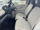 運転しやすい視界と操作性。快適なドライビングをサポートする空間です。細部までこだわったデザインが魅力です。
