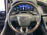 【純正革巻きステアリング】上質な革を使用することで、手にしっかり馴染みとても運転しやすいハンドルです♪