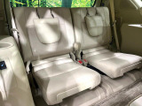 3列目シートはもちろん状態良好☆大人でもゆったりと座って頂けますので、大人数でのお出かけもラクラクです♪ご家族で、気の知れた仲間で、ドライブに行くのが楽しみですね♪