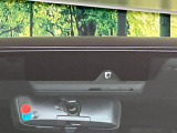 【トヨタセーフティセンス】走行中に前方の車両等を認識し、衝突しそうな時は警報とブレーキで衝突回避と被害軽減をアシスト。より安全にドライブをお楽しみいただけます。