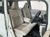 【運転席・助手席】内装ルームクリーニング済みです。しっかり綺麗にしていますので、是非、お確かめください。車に自信があるからこそ、是非一度ご来店頂き内外装も見てもらえると幸いです。