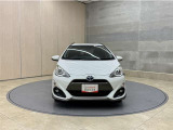 お車購入のポイントとなるフロントマスクです!シャープな目つきが印象的なデザインのヘッドランプです。